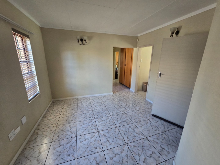 6 Bedroom Property for Sale in Mooivallei Park North West